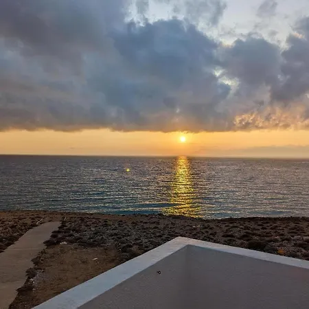 Arkasa Karpathos Seafront Paradisos Apartment *